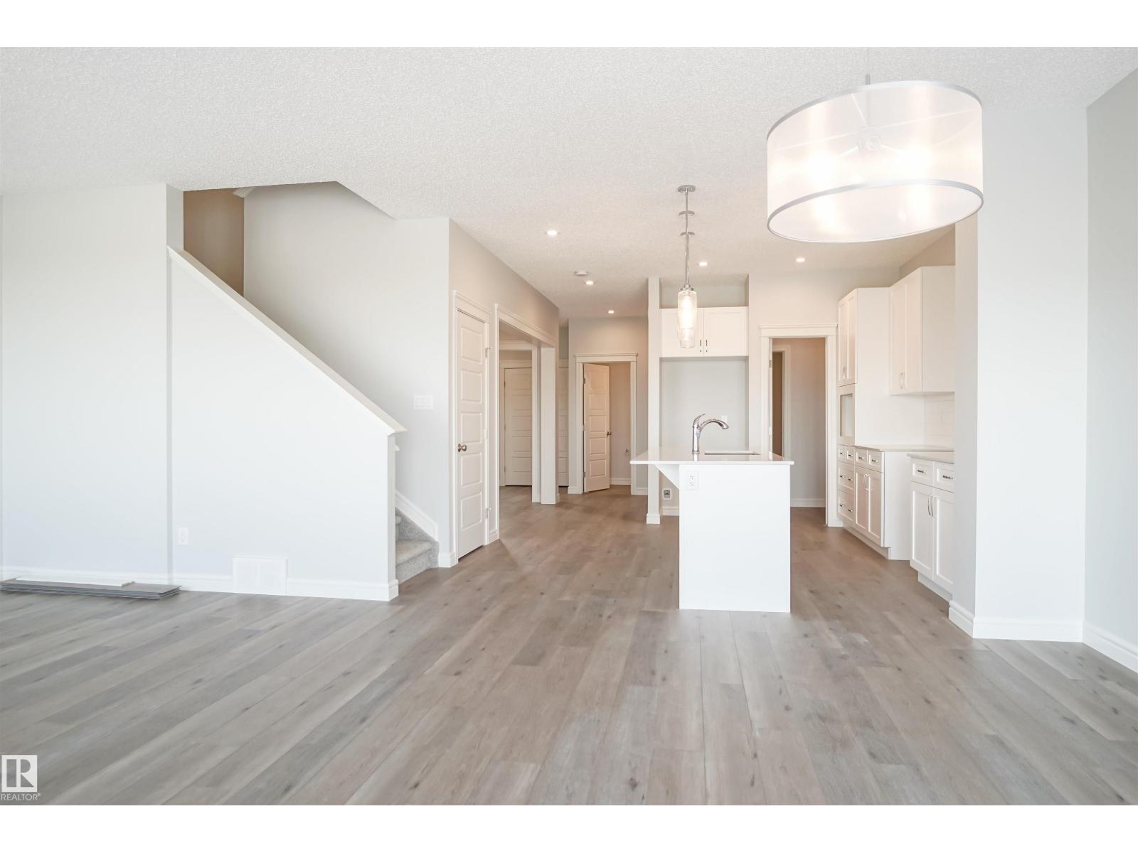 17639 46 St Nw, Edmonton, Alberta  T5Y 4B7 - Photo 4 - E4466556