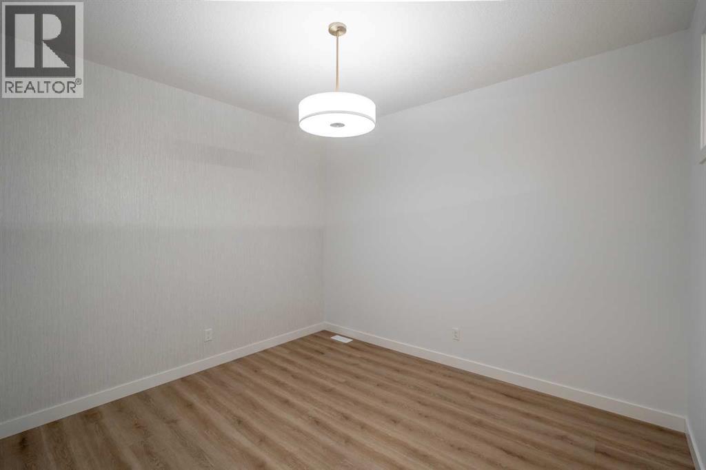 541 Savanna Drive Ne, Calgary, Alberta  T3J 2J8 - Photo 14 - A2271564