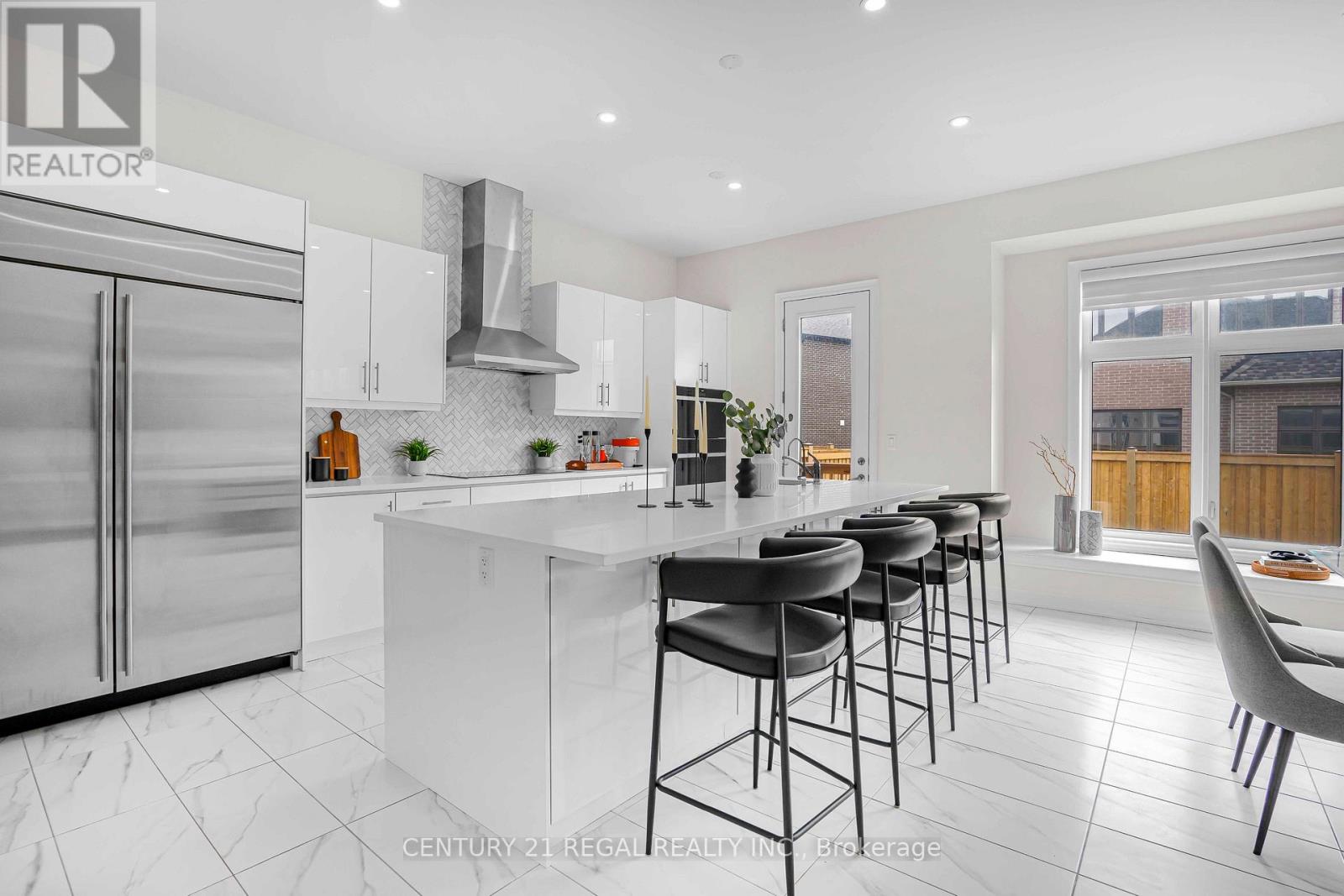 15 Ballanview Court, Whitchurch-Stouffville, Ontario  L4A 4W9 - Photo 16 - N12569820