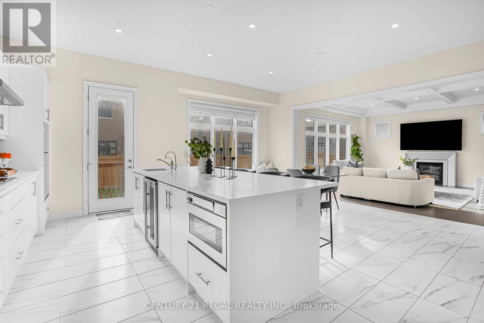 15 Ballanview Court, Whitchurch-Stouffville, Ontario  L4A 4W9 - Photo 19 - N12569820