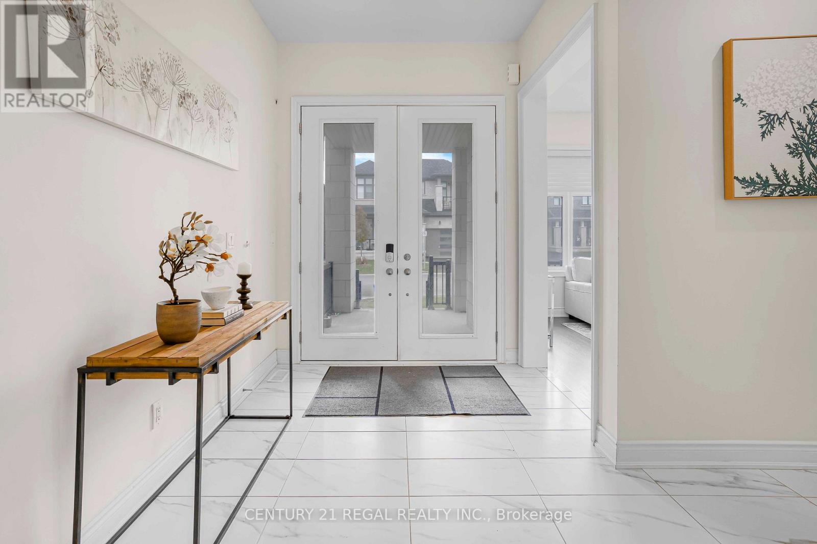 15 Ballanview Court, Whitchurch-Stouffville, Ontario  L4A 4W9 - Photo 6 - N12569820