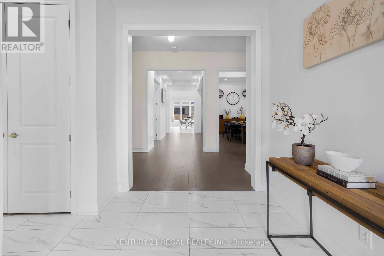 15 Ballanview Court, Whitchurch-Stouffville, Ontario  L4A 4W9 - Photo 7 - N12569820