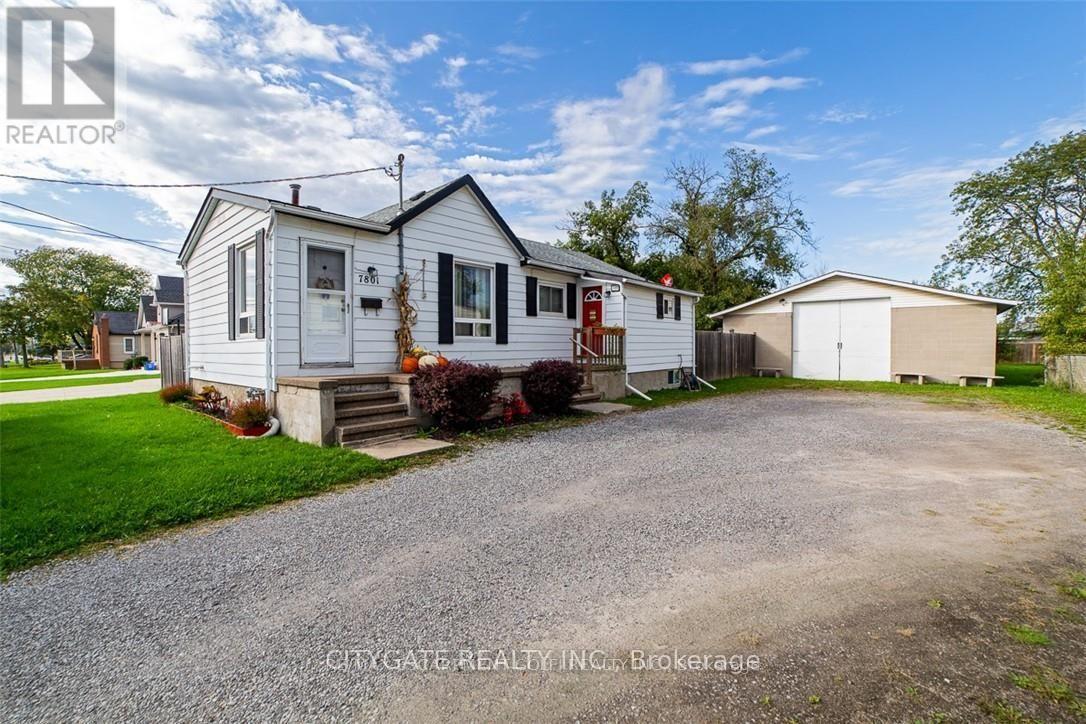 7801 Woodbine Street, Niagara Falls, Ontario  L2H 1C4 - Photo 2 - X12569826