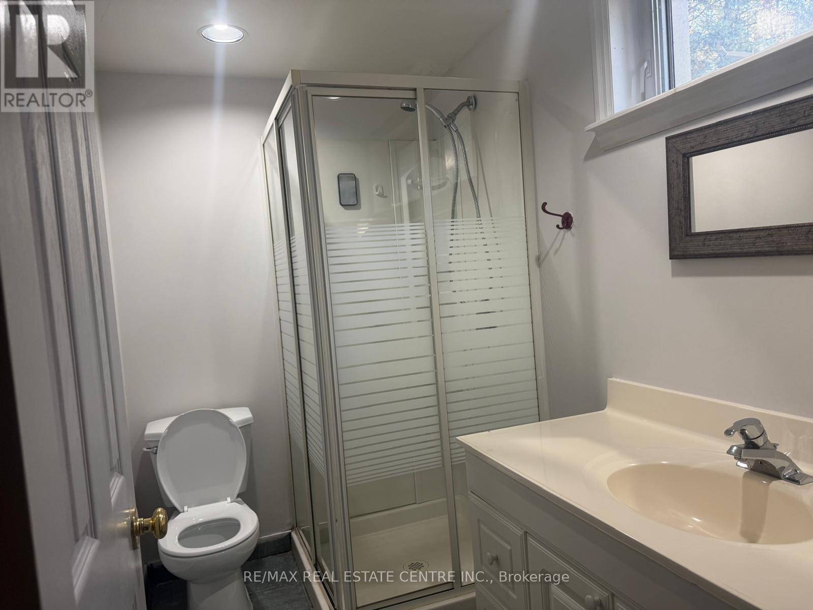 416 Lees Lane, Oakville, Ontario  L6L 4S7 - Photo 17 - W12392863