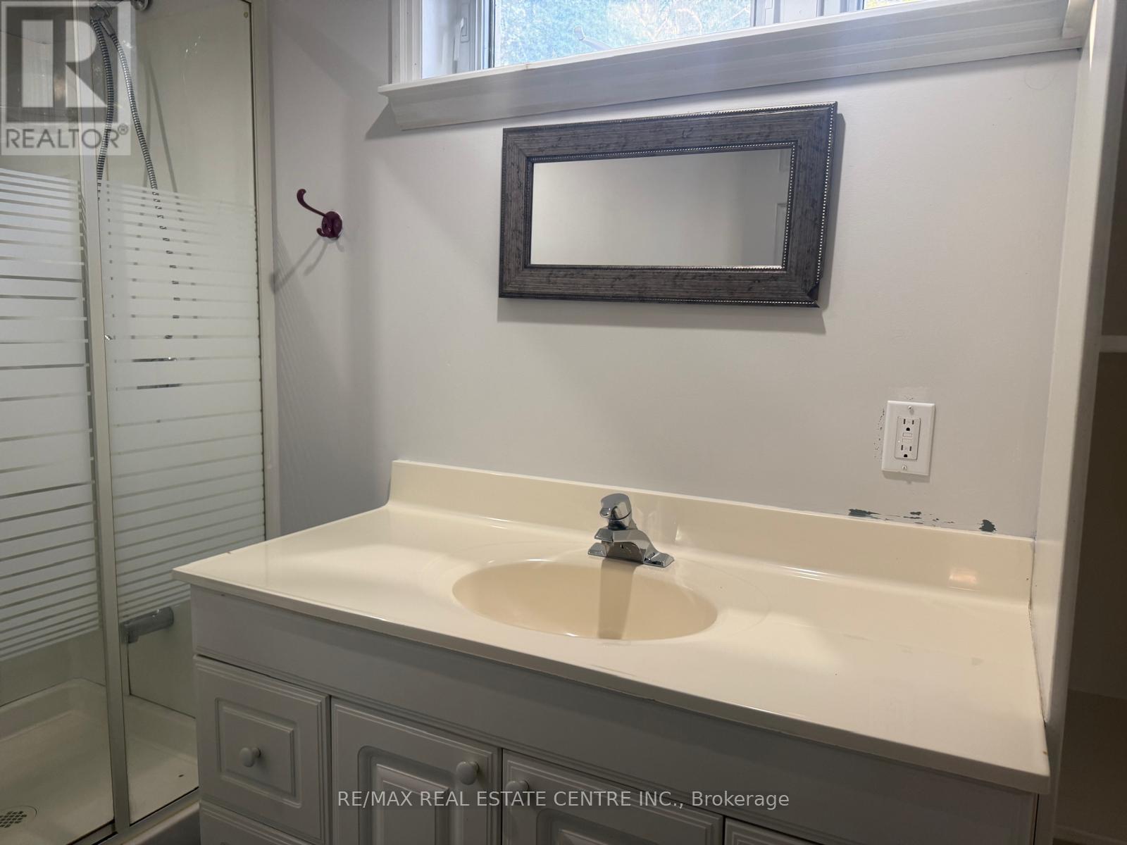 416 Lees Lane, Oakville, Ontario  L6L 4S7 - Photo 19 - W12392863