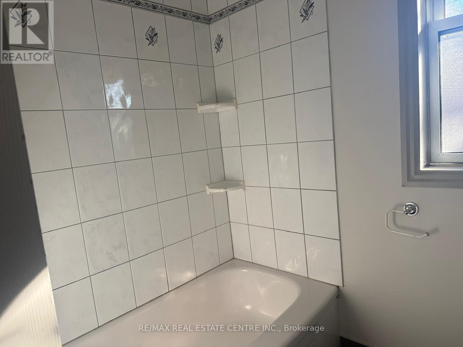 416 Lees Lane, Oakville, Ontario  L6L 4S7 - Photo 10 - W12392863