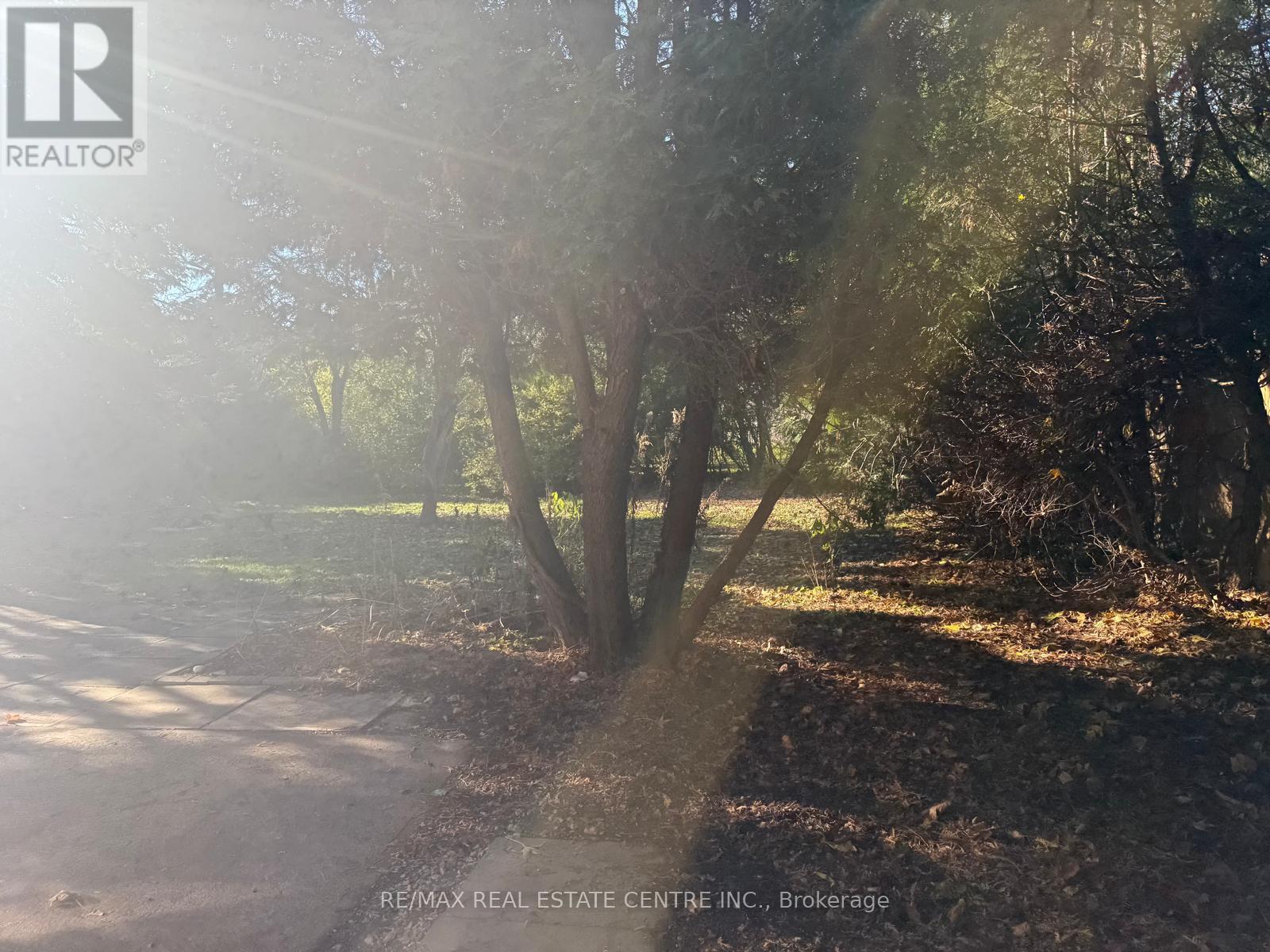 416 Lees Lane, Oakville, Ontario  L6L 4S7 - Photo 14 - W12392863