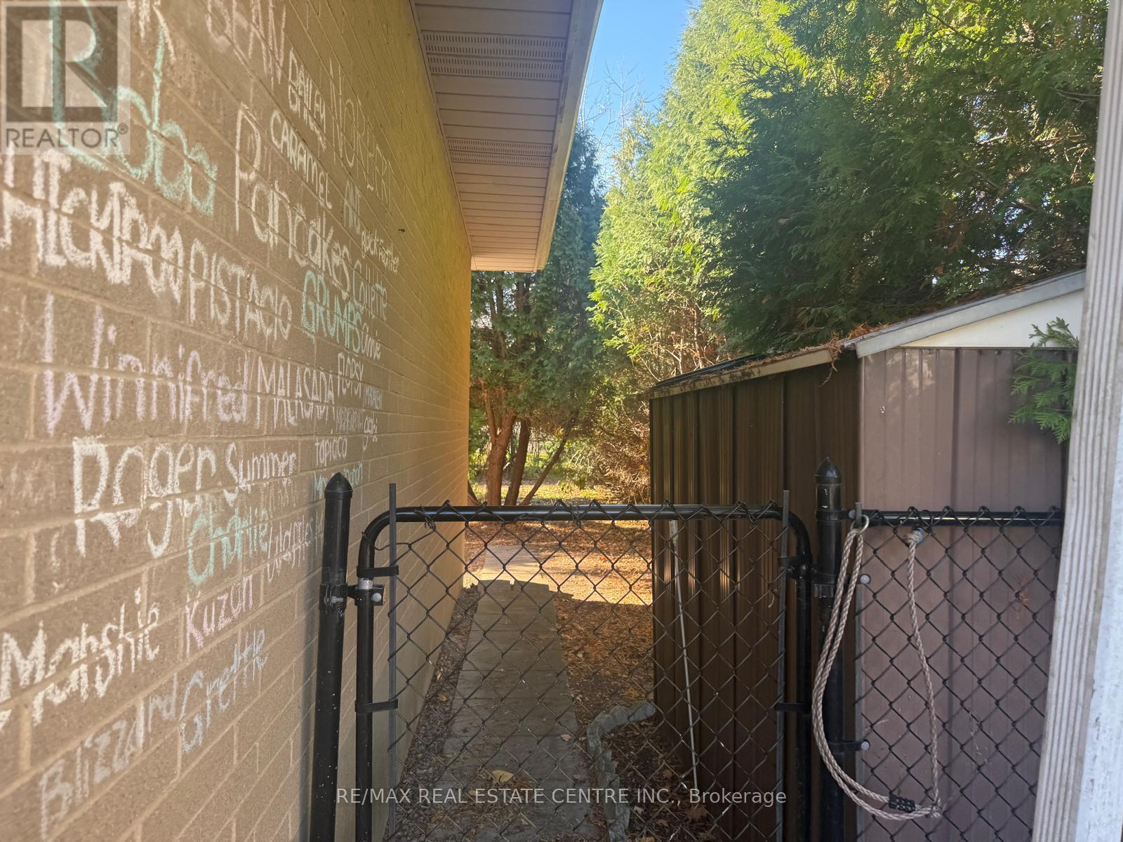 416 Lees Lane, Oakville, Ontario  L6L 4S7 - Photo 16 - W12392863