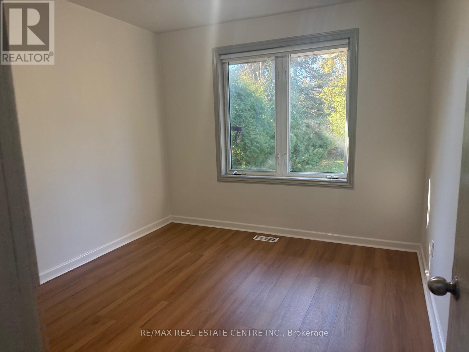 416 Lees Lane, Oakville, Ontario  L6L 4S7 - Photo 33 - W12392863