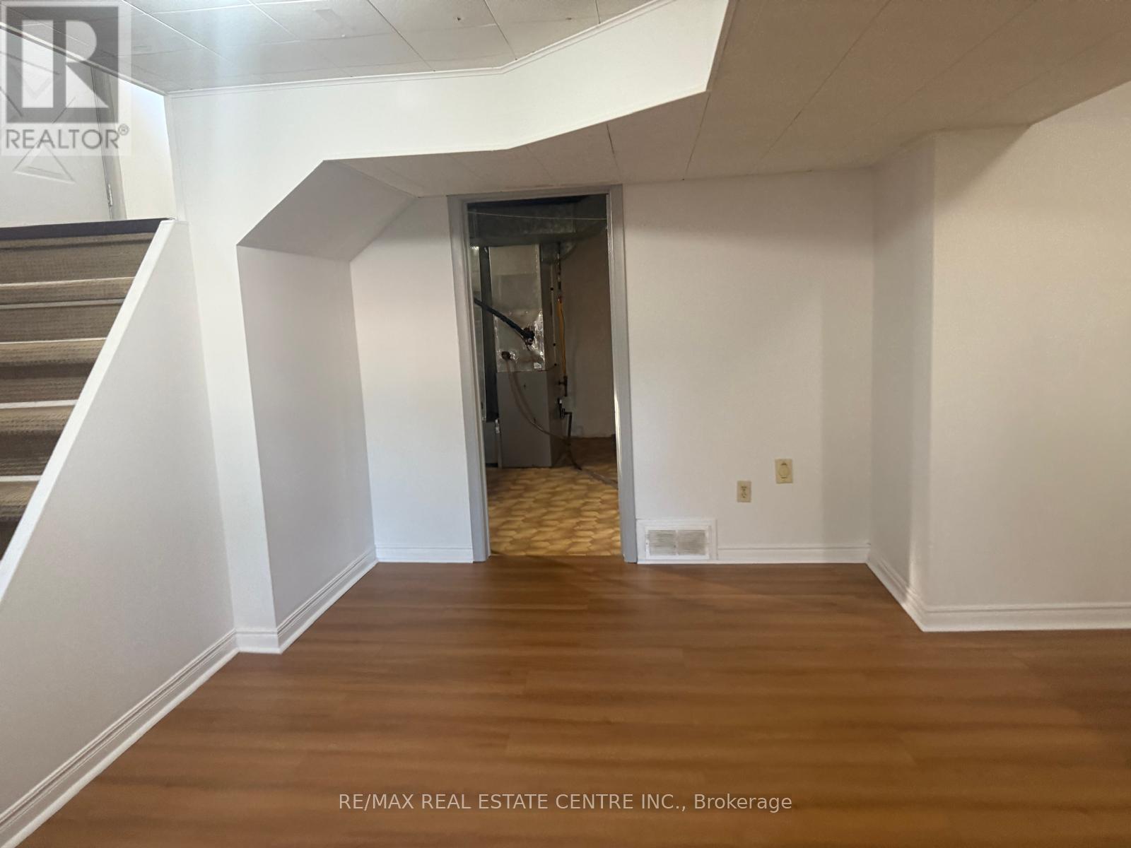 416 Lees Lane, Oakville, Ontario  L6L 4S7 - Photo 20 - W12392863