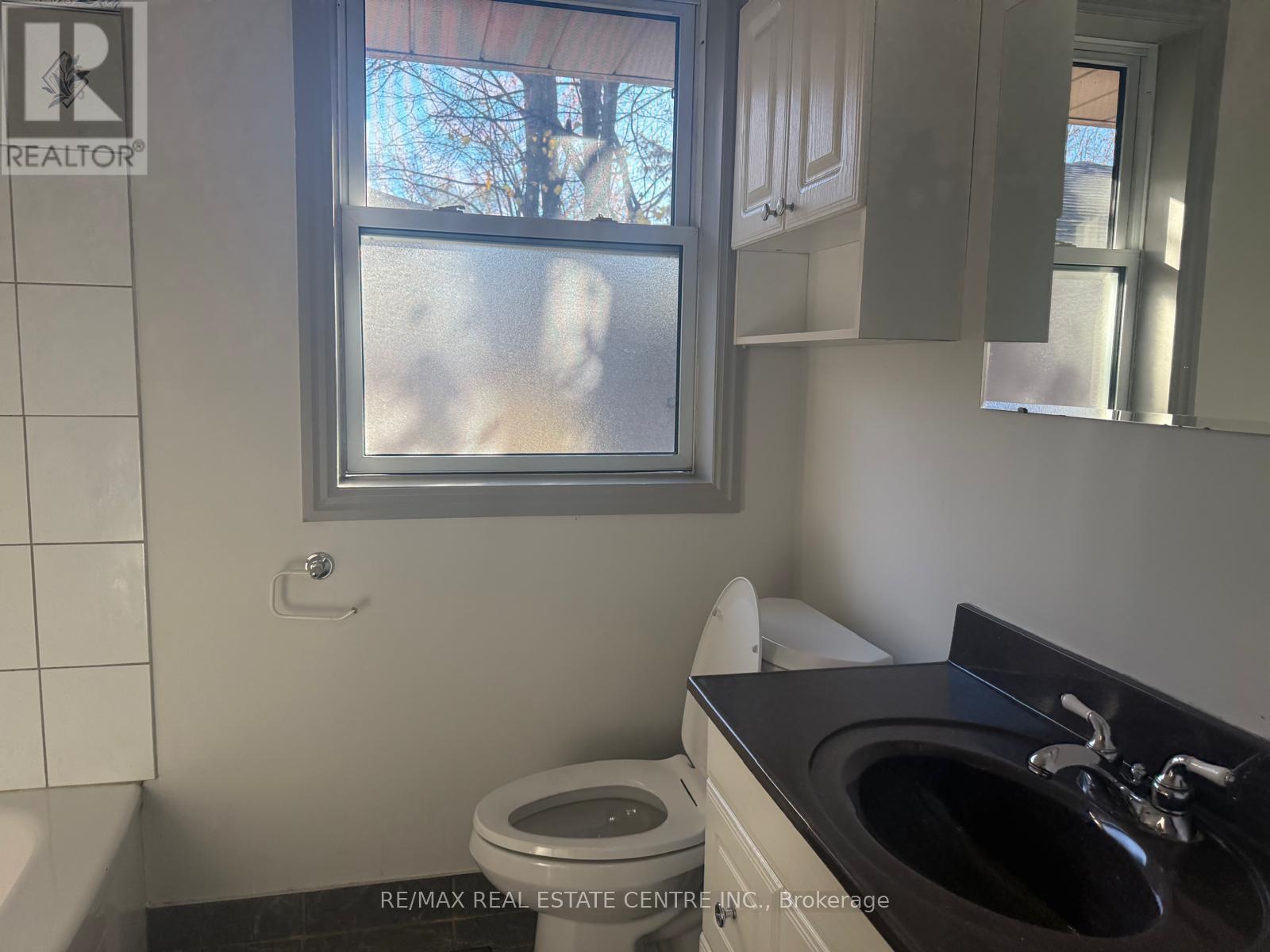 416 Lees Lane, Oakville, Ontario  L6L 4S7 - Photo 31 - W12392863