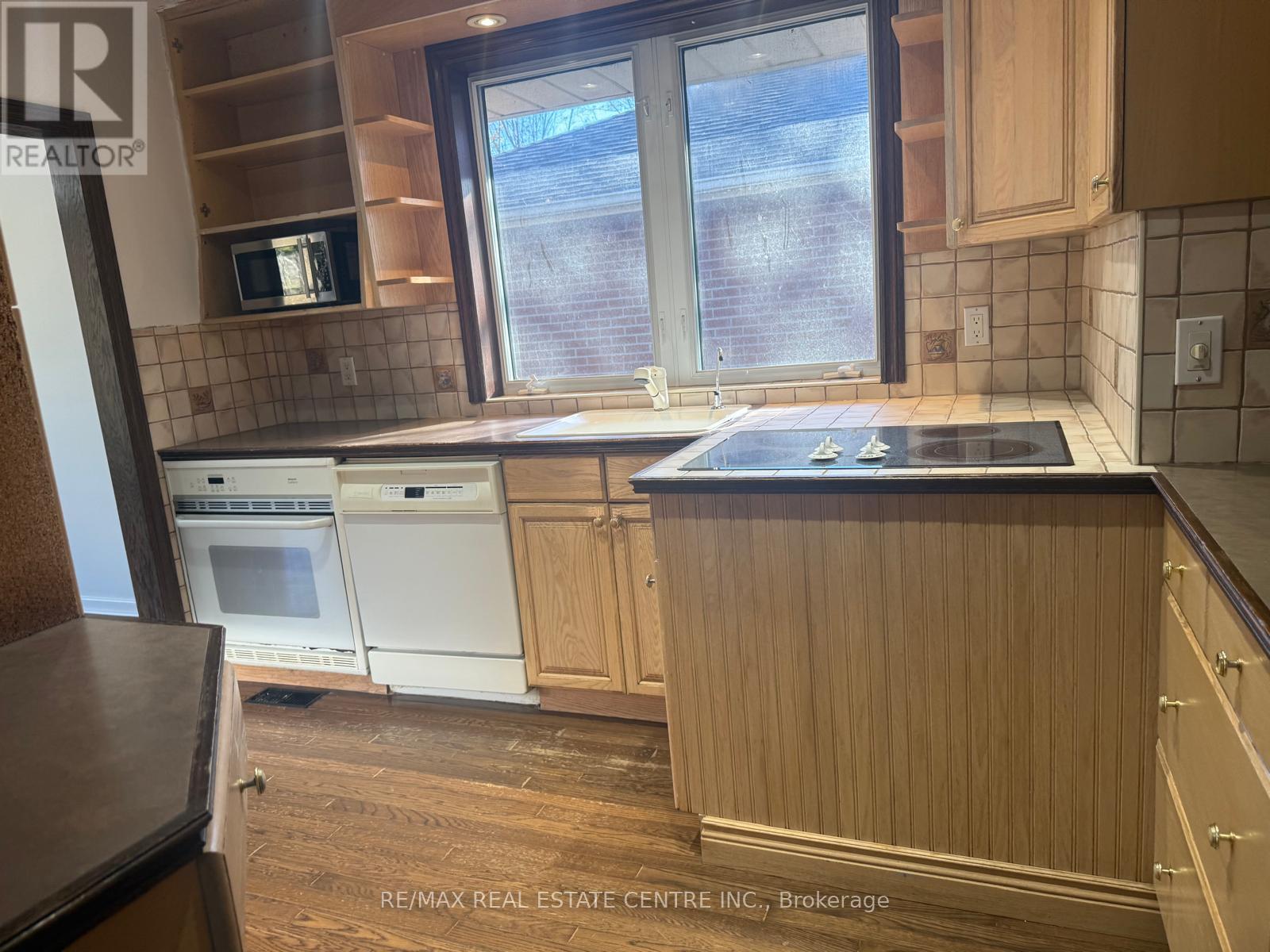 416 Lees Lane, Oakville, Ontario  L6L 4S7 - Photo 37 - W12392863