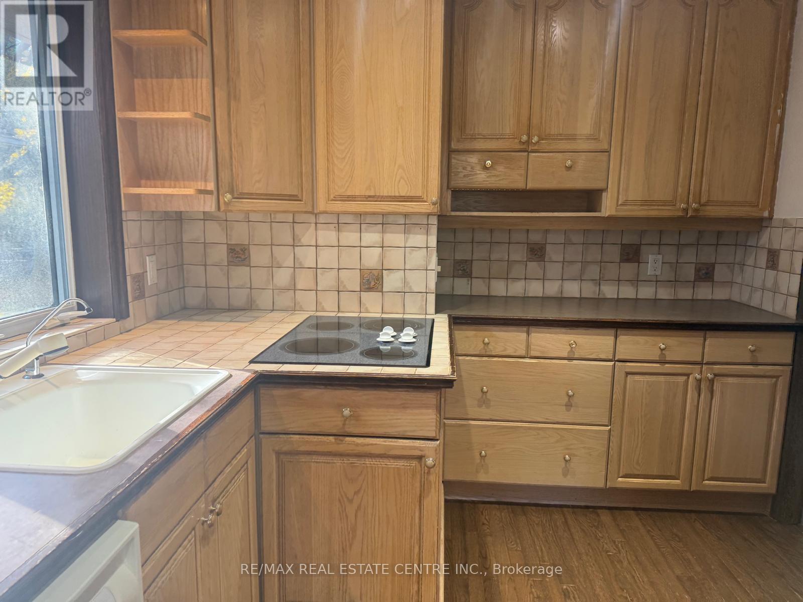 416 Lees Lane, Oakville, Ontario  L6L 4S7 - Photo 39 - W12392863