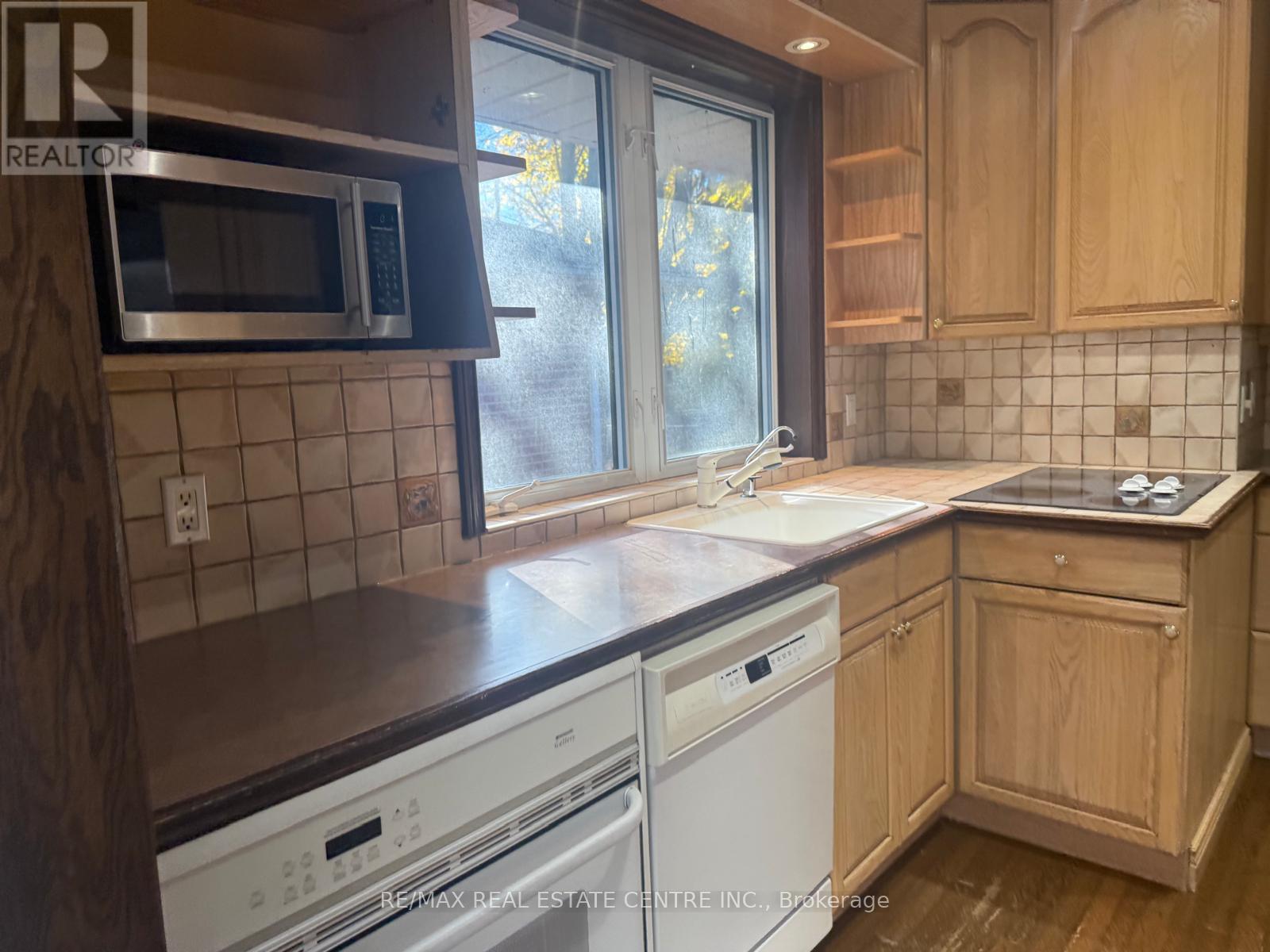 416 Lees Lane, Oakville, Ontario  L6L 4S7 - Photo 40 - W12392863