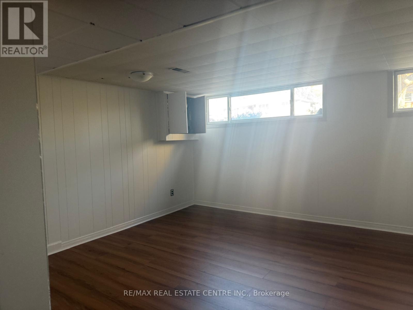 416 Lees Lane, Oakville, Ontario  L6L 4S7 - Photo 6 - W12392863