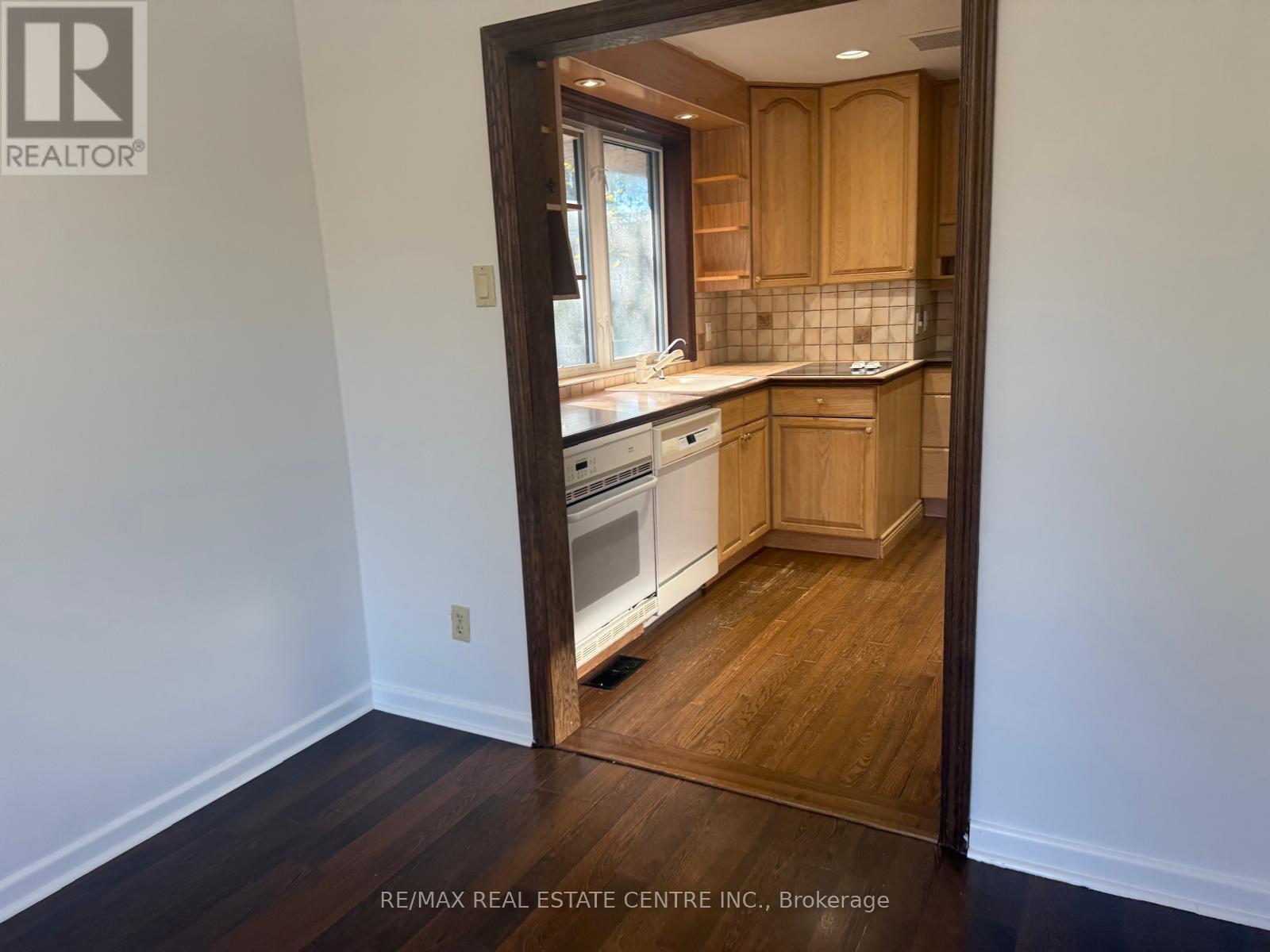 416 Lees Lane, Oakville, Ontario  L6L 4S7 - Photo 41 - W12392863