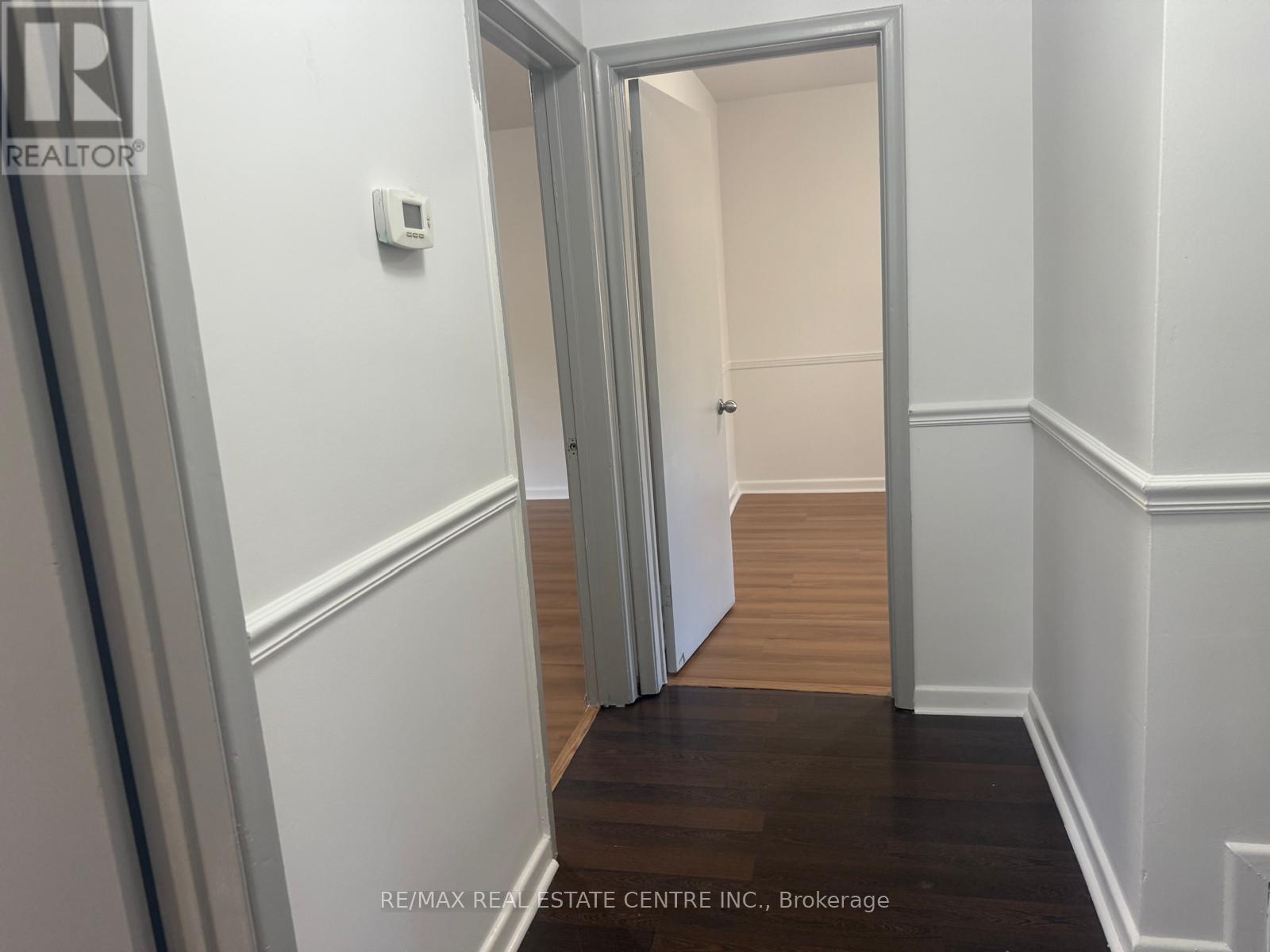 416 Lees Lane, Oakville, Ontario  L6L 4S7 - Photo 9 - W12392863