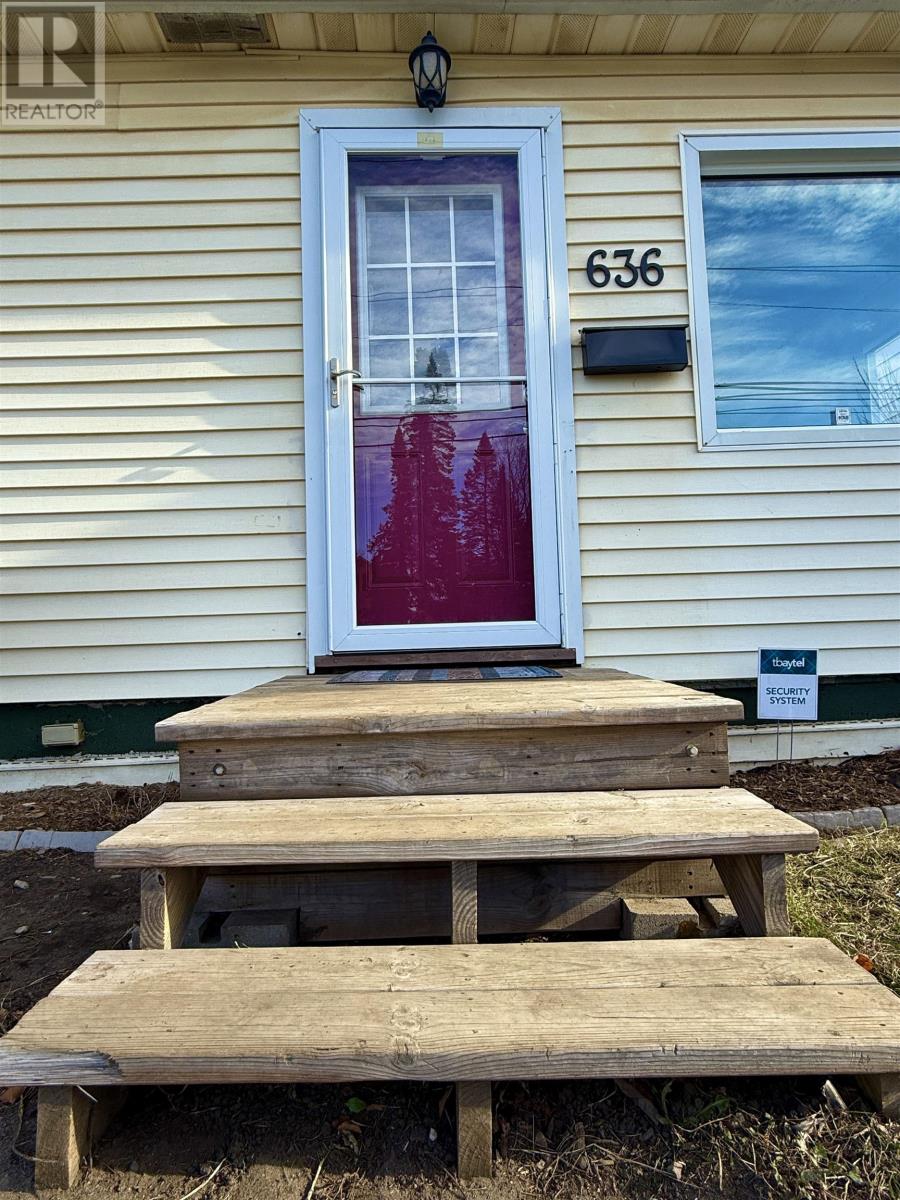 636 Vickers St N, Thunder Bay, Ontario  P7C 4B7 - Photo 3 - TB253479