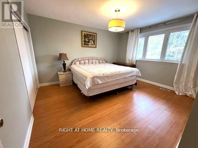 1445 Ryan Place, Mississauga, Ontario  L5C 1J7 - Photo 13 - W12535596