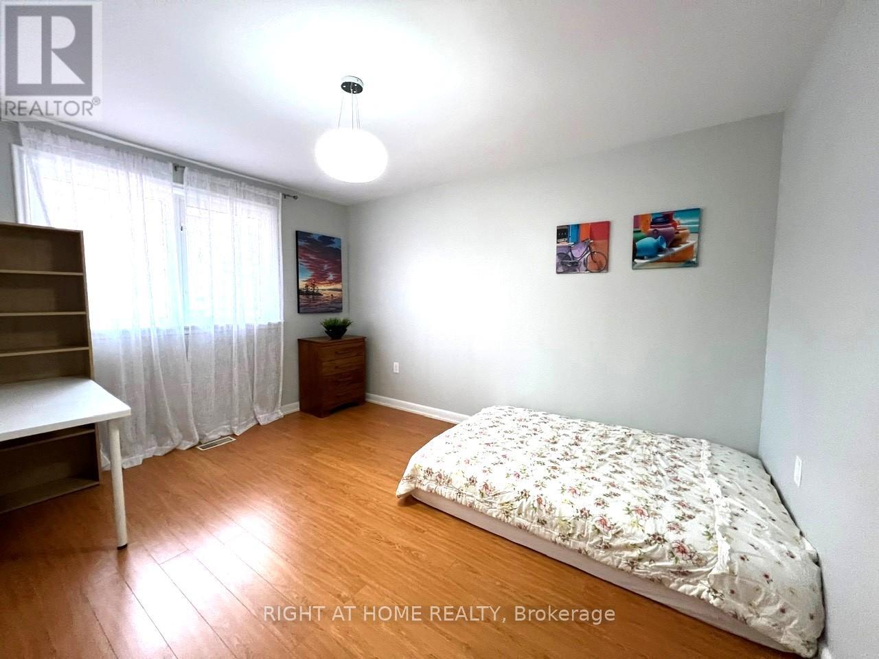1445 Ryan Place, Mississauga, Ontario  L5C 1J7 - Photo 18 - W12535596