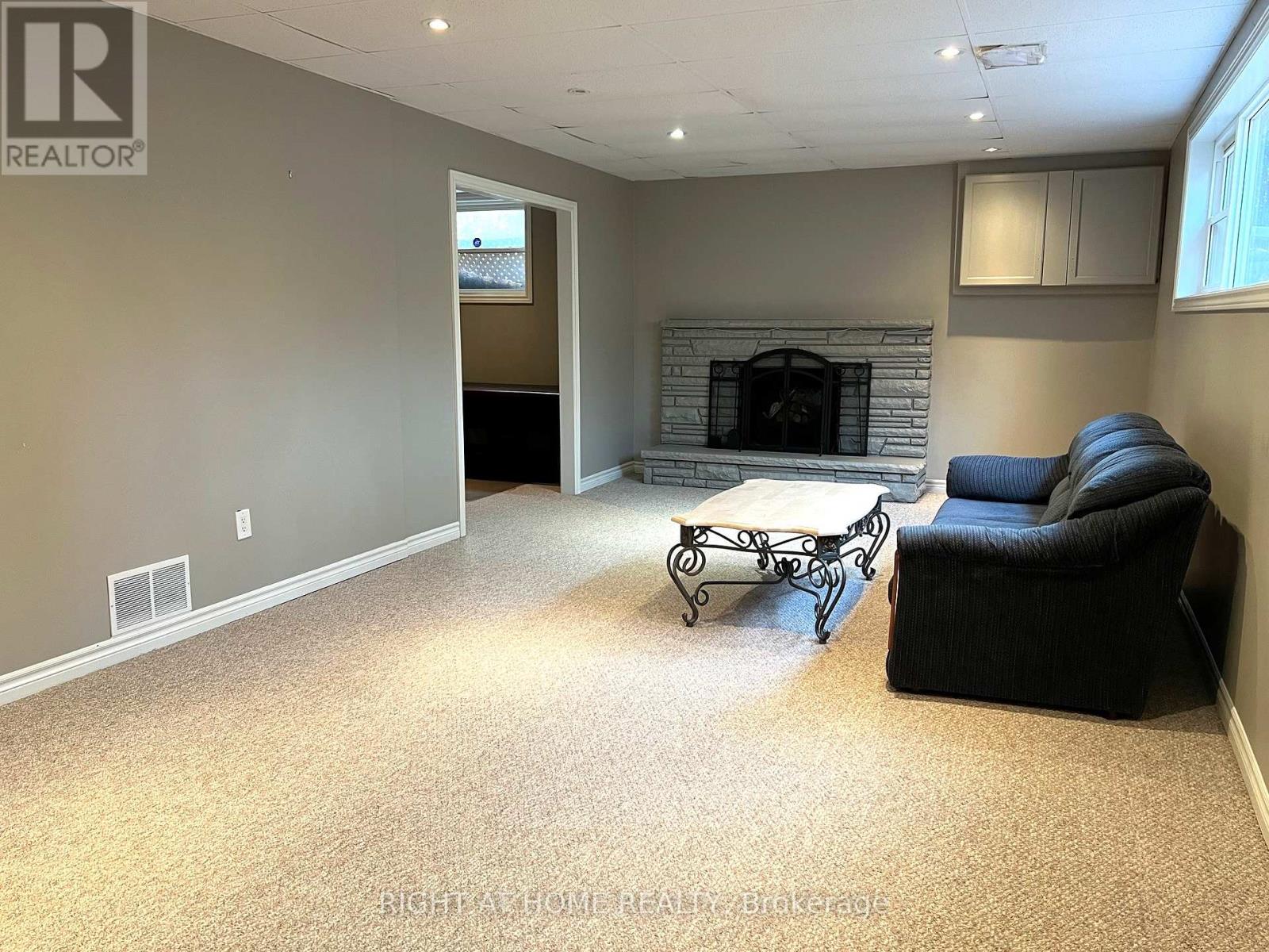 1445 Ryan Place, Mississauga, Ontario  L5C 1J7 - Photo 22 - W12535596