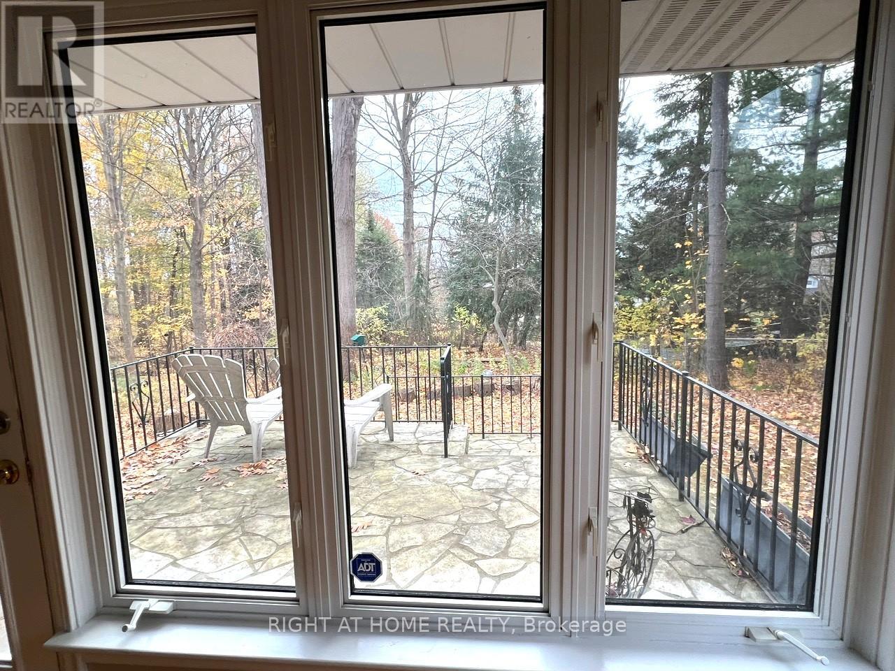 1445 Ryan Place, Mississauga, Ontario  L5C 1J7 - Photo 7 - W12535596