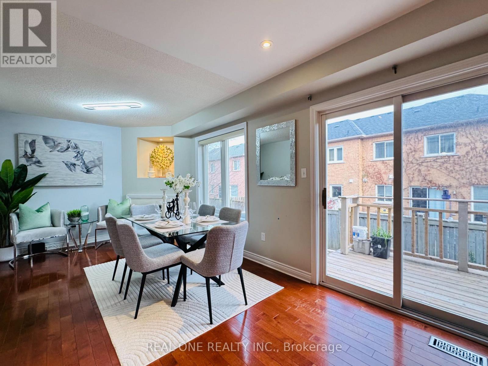 2470 Bankside Drive, Mississauga, Ontario  L5M 6E6 - Photo 7 - W12569800