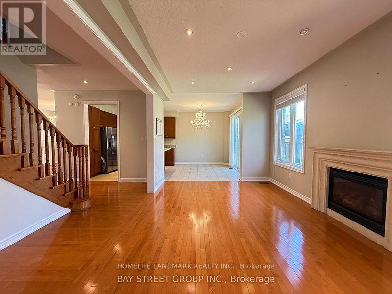 12 Pexton Avenue, Richmond Hill, Ontario  L4E 4Z2 - Photo 9 - N12569832