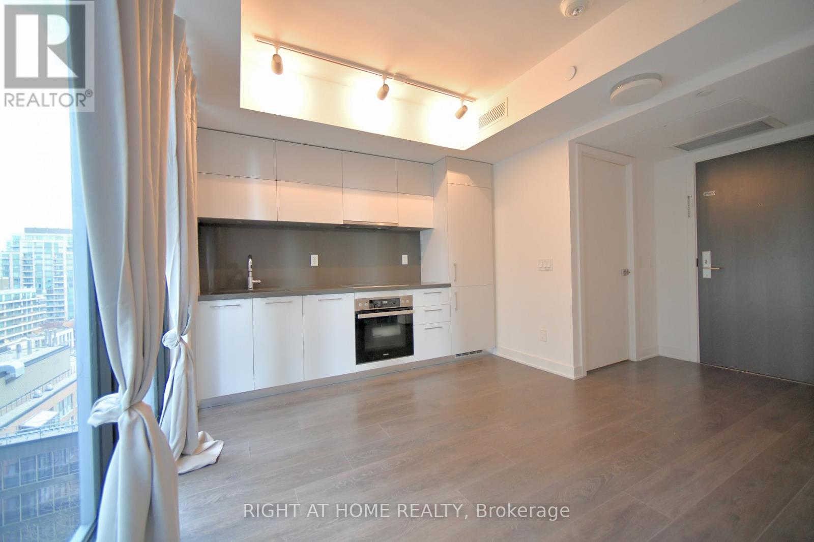 1201 - 188 Cumberland Street, Toronto, Ontario  M5R 0B6 - Photo 6 - C12568746