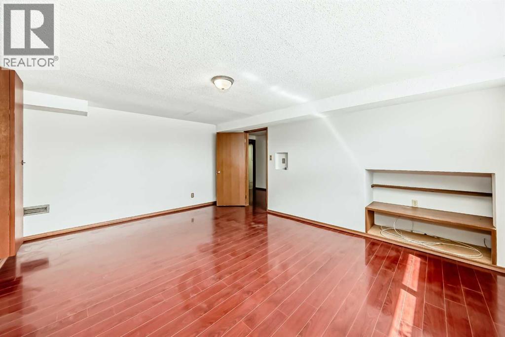 5248 Barron Drive Nw, Calgary, Alberta  T2L 1T6 - Photo 36 - A2256460