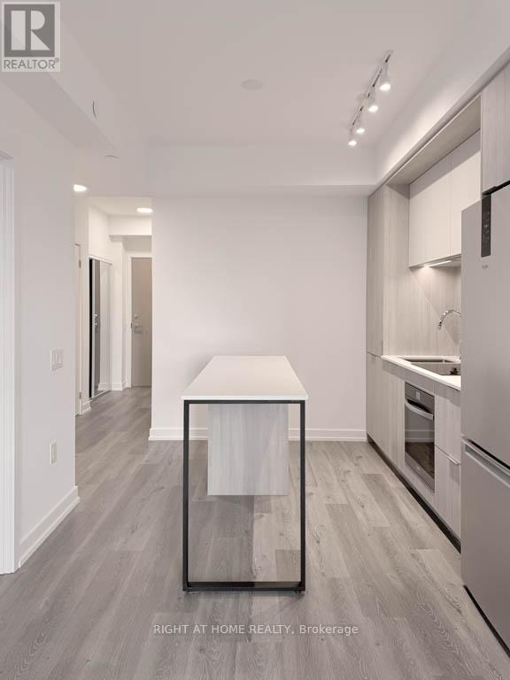 2206 - 395 Square One Drive, Mississauga, Ontario  L5B 0P6 - Photo 12 - W12569838