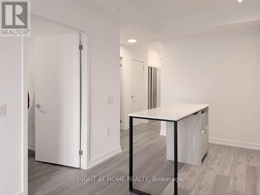 2206 - 395 Square One Drive, Mississauga, Ontario  L5B 0P6 - Photo 13 - W12569838