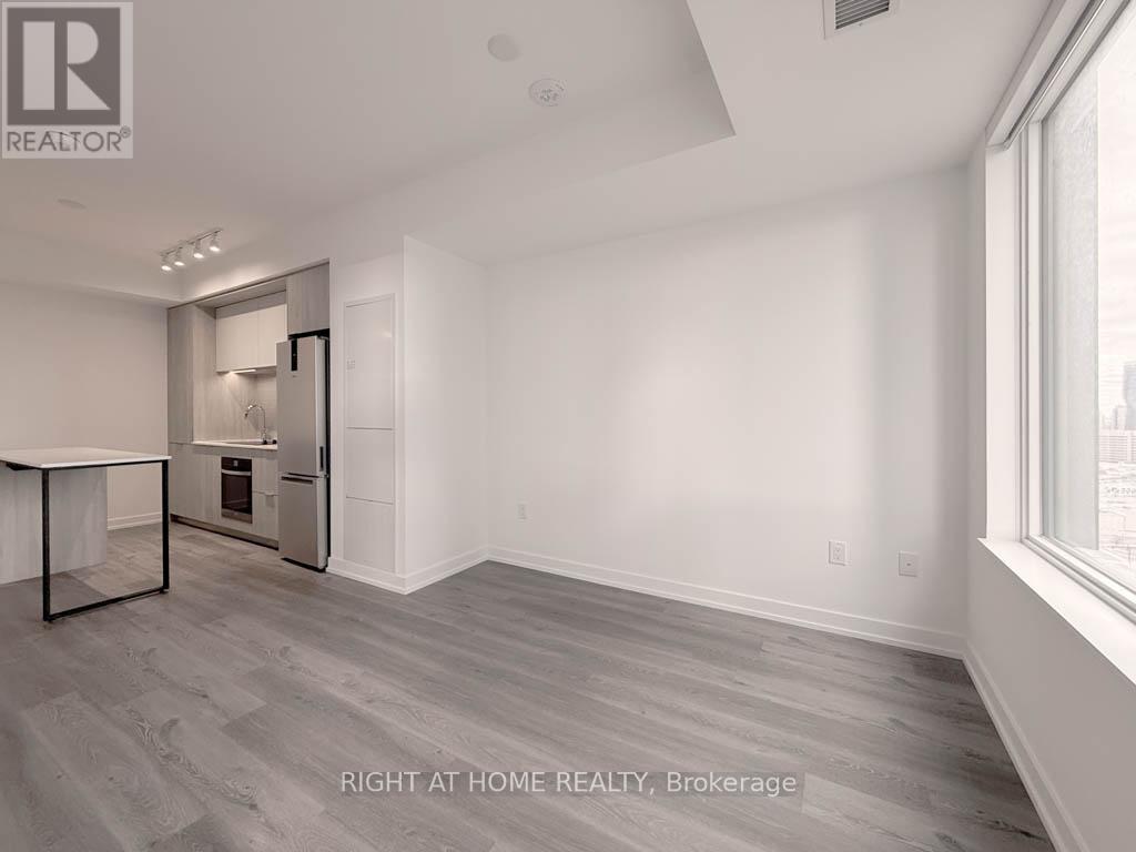 2206 - 395 Square One Drive, Mississauga, Ontario  L5B 0P6 - Photo 14 - W12569838