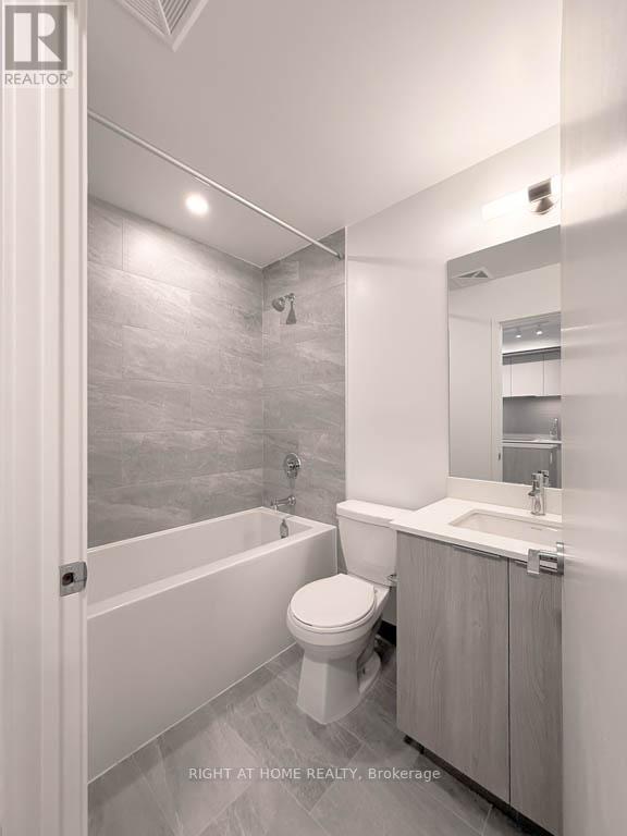 2206 - 395 Square One Drive, Mississauga, Ontario  L5B 0P6 - Photo 15 - W12569838