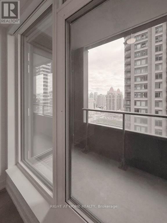 2206 - 395 Square One Drive, Mississauga, Ontario  L5B 0P6 - Photo 16 - W12569838