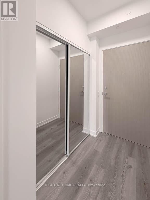 2206 - 395 Square One Drive, Mississauga, Ontario  L5B 0P6 - Photo 5 - W12569838