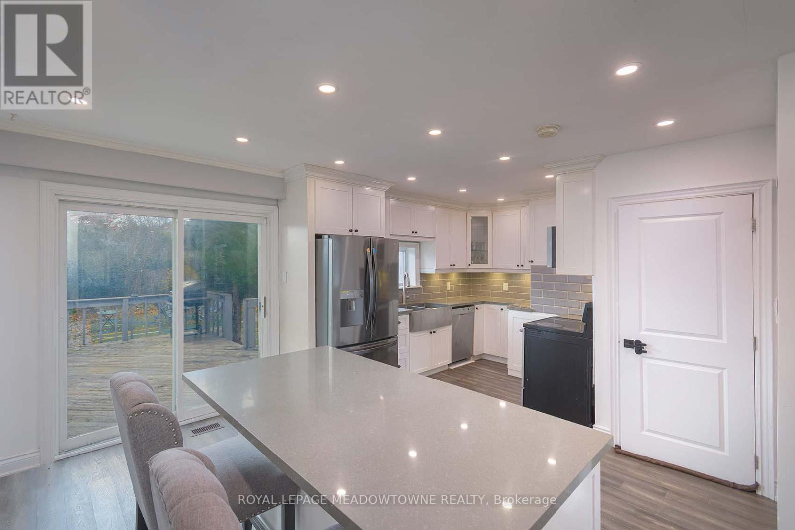 Upper - 462 Kingsleigh Court, Milton, Ontario  L9T 1X8 - Photo 10 - W12569842