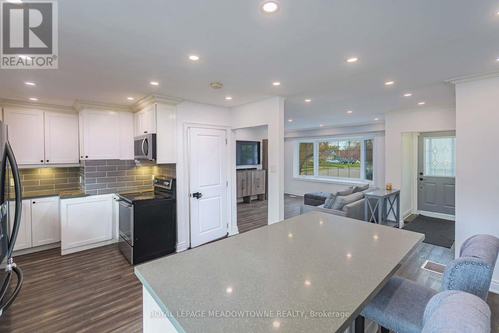 Upper - 462 Kingsleigh Court, Milton, Ontario  L9T 1X8 - Photo 11 - W12569842