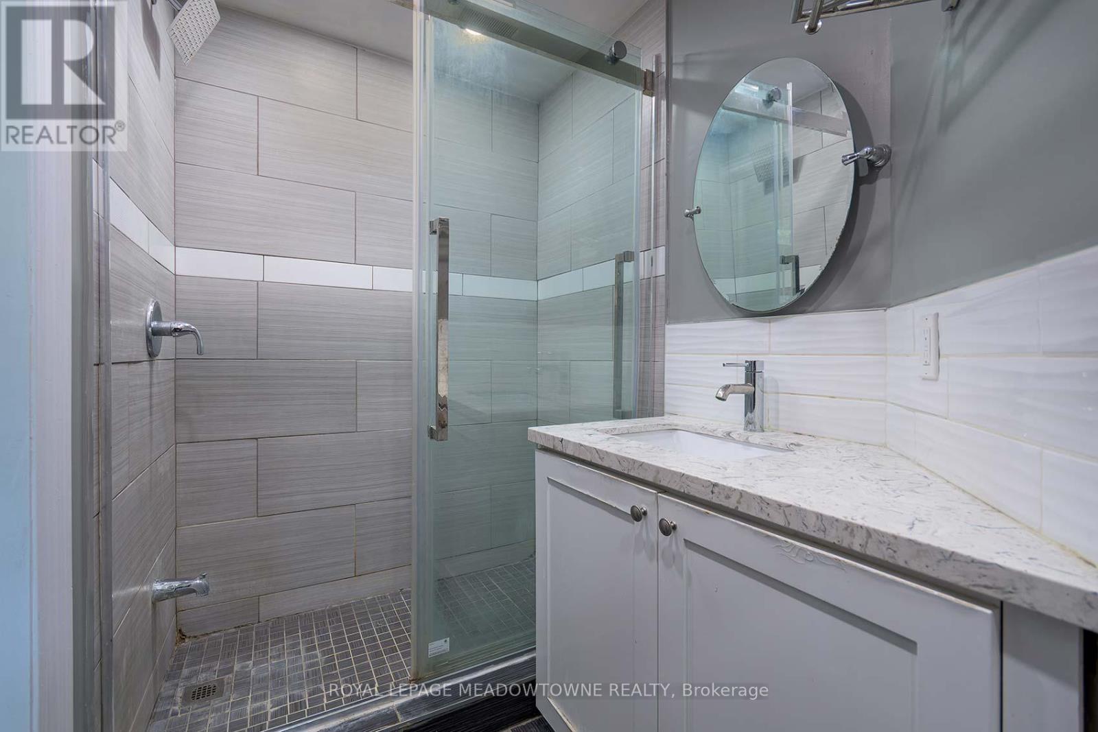 Upper - 462 Kingsleigh Court, Milton, Ontario  L9T 1X8 - Photo 15 - W12569842