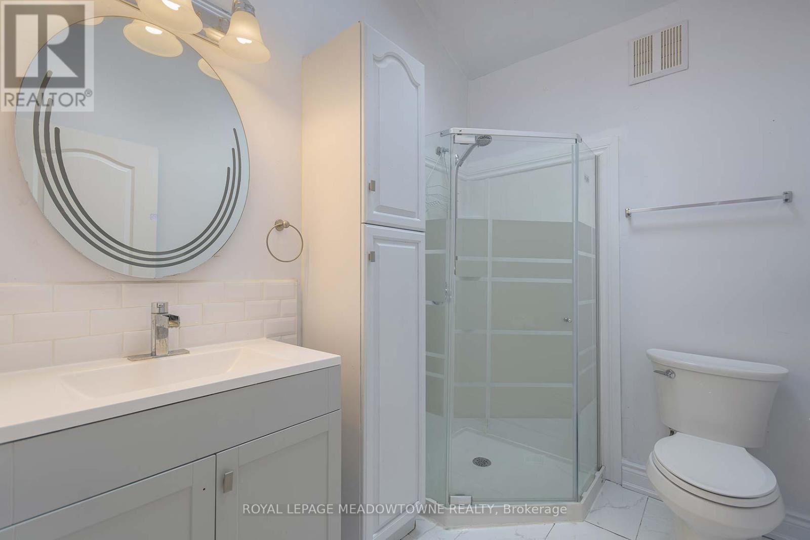 Upper - 462 Kingsleigh Court, Milton, Ontario  L9T 1X8 - Photo 18 - W12569842