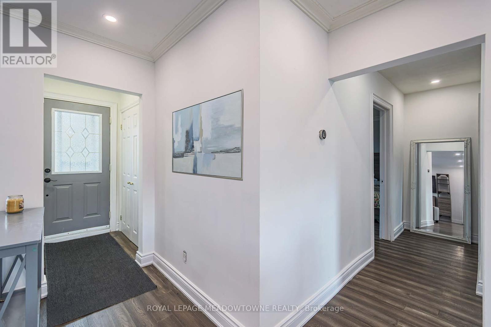 Upper - 462 Kingsleigh Court, Milton, Ontario  L9T 1X8 - Photo 5 - W12569842