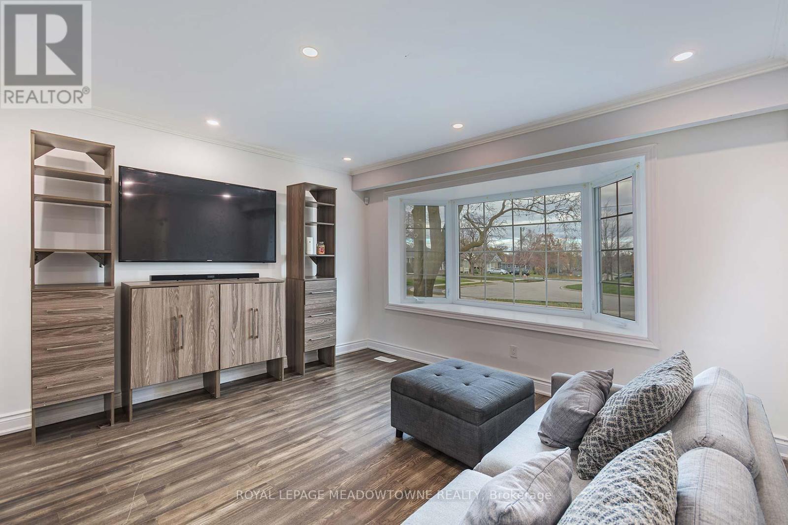 Upper - 462 Kingsleigh Court, Milton, Ontario  L9T 1X8 - Photo 6 - W12569842