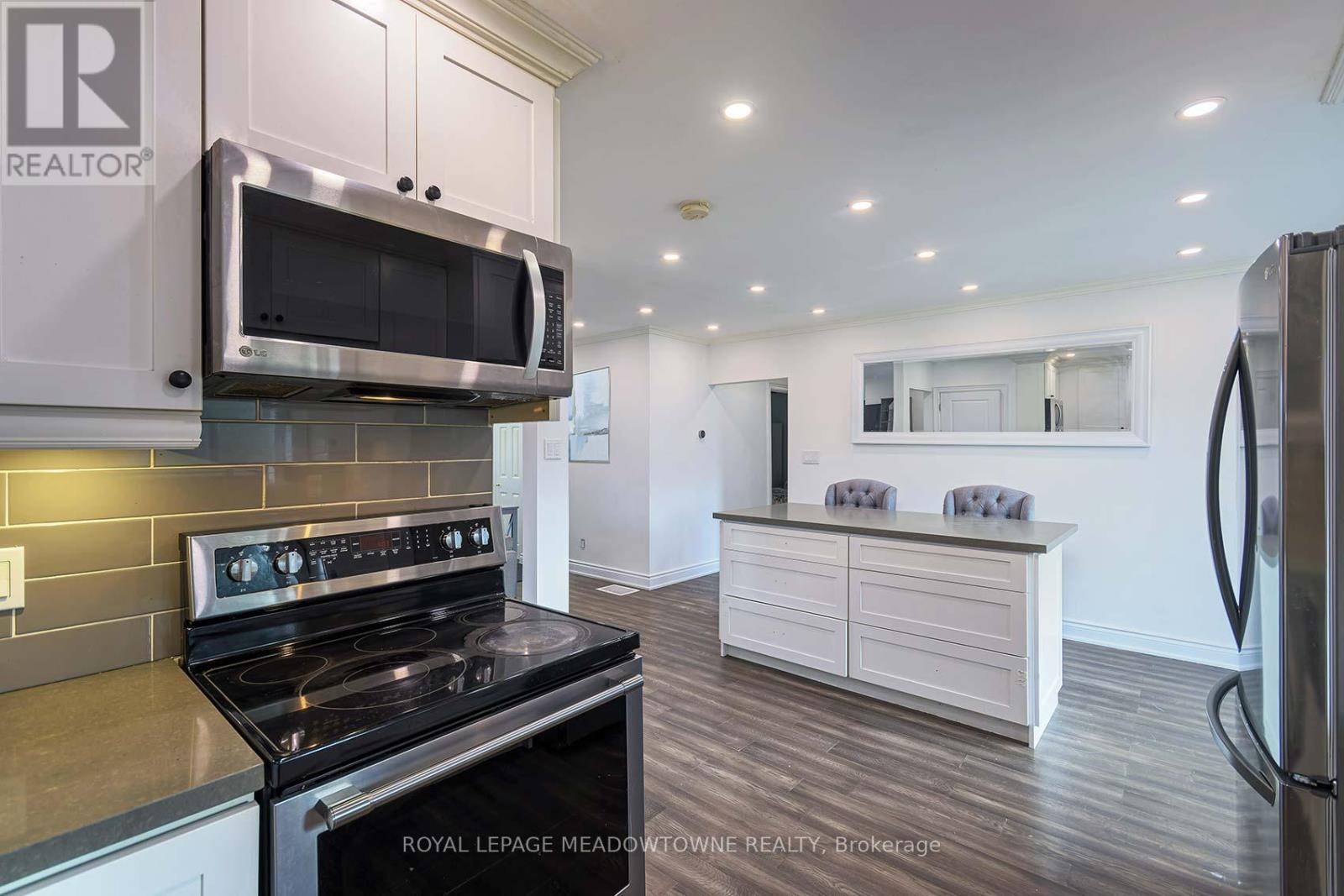 Upper - 462 Kingsleigh Court, Milton, Ontario  L9T 1X8 - Photo 9 - W12569842