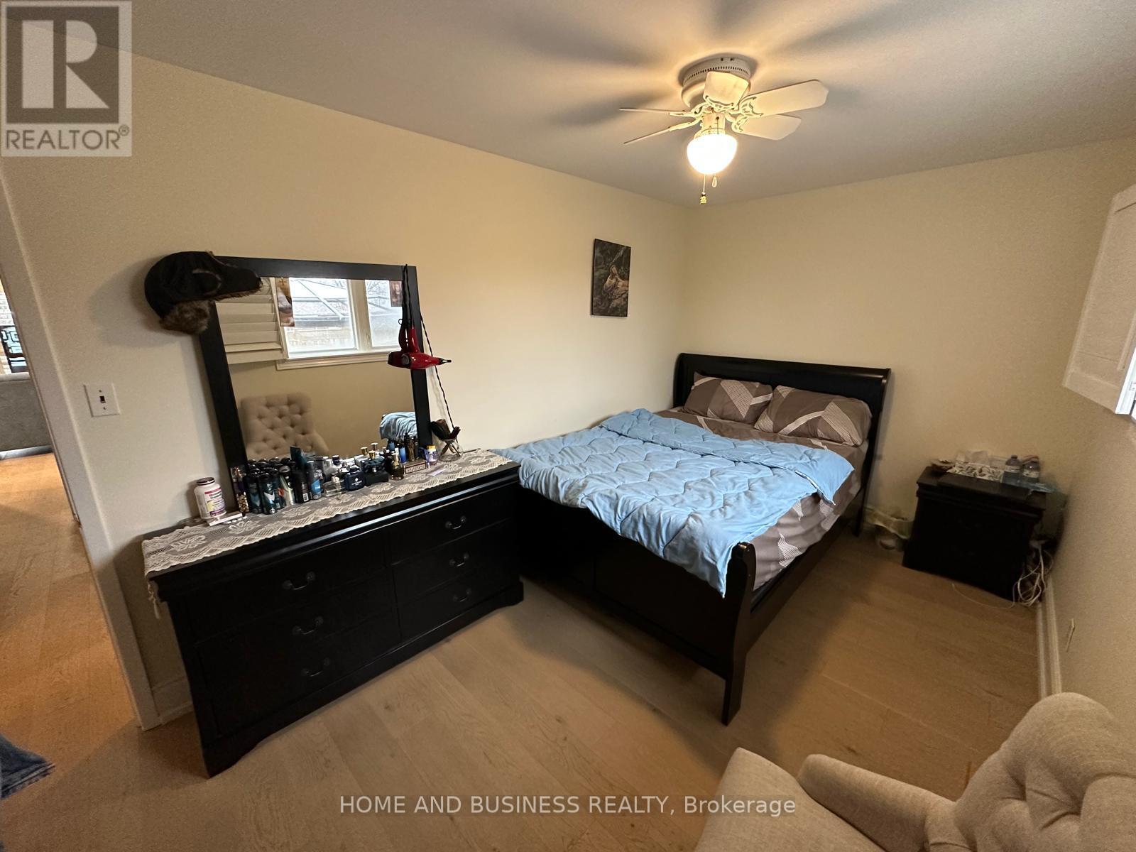 22 Duncannon Crescent, Brampton, Ontario L6T 3G1 - Photo 10 - W12569844