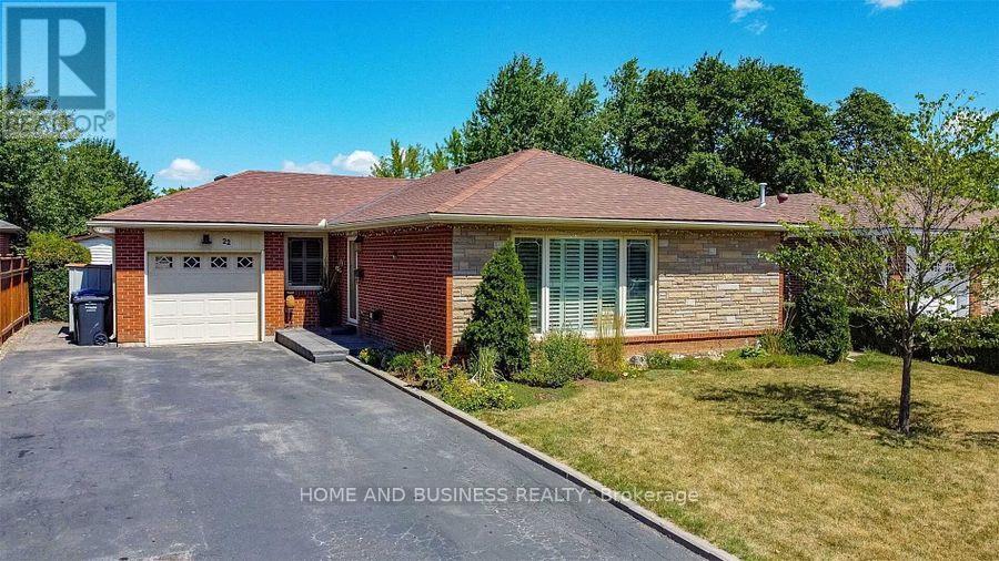 22 Duncannon Crescent, Brampton, Ontario L6T 3G1 - Photo 2 - W12569844