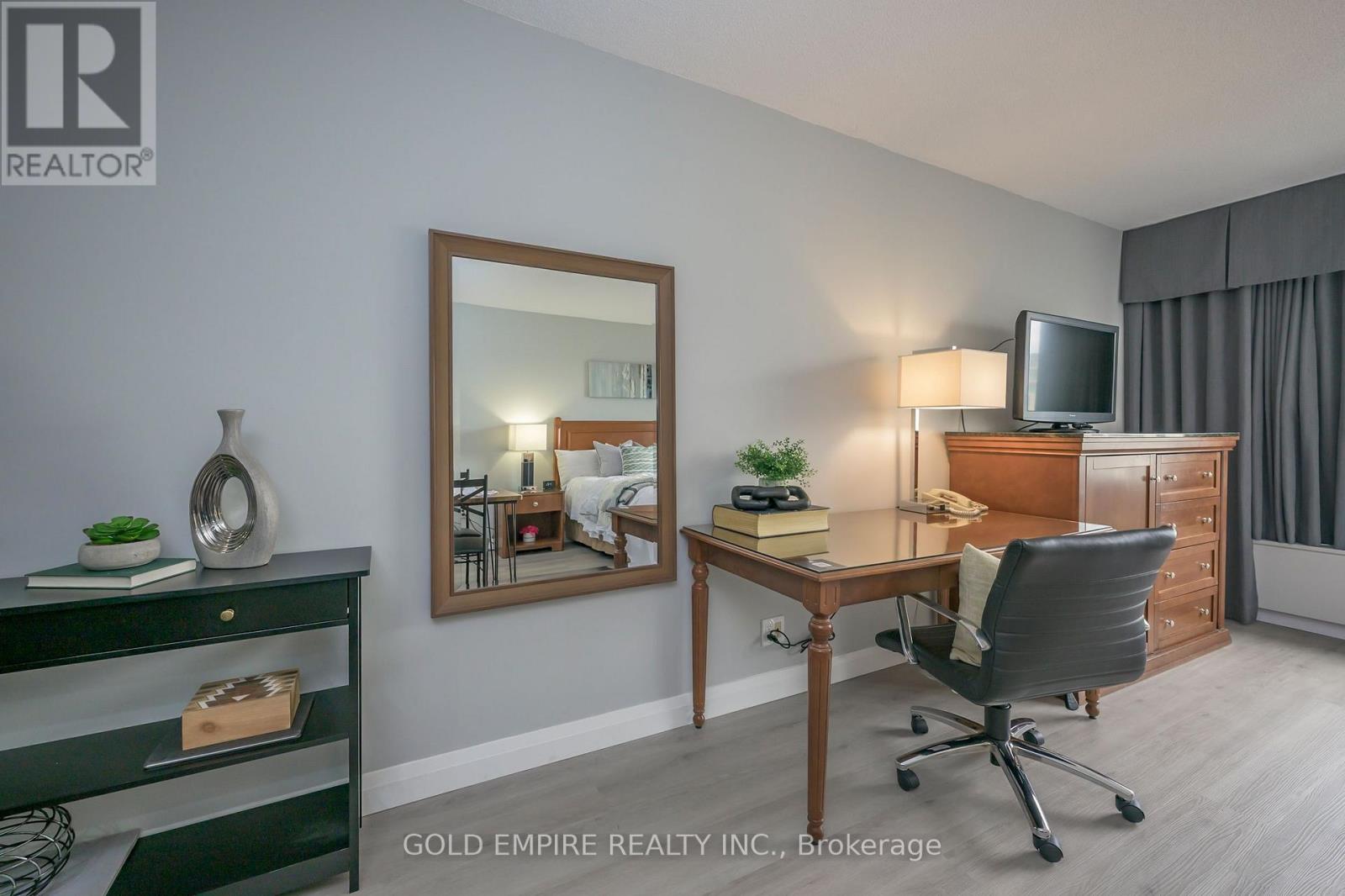 Studio - 300 King Street, London East, Ontario  N6B 1S2 - Photo 10 - X12569858