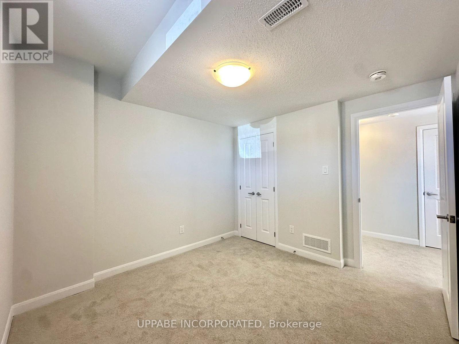 723 Arcadian Private, Ottawa, Ontario K2T 0S8 - Photo 11 - X12569852