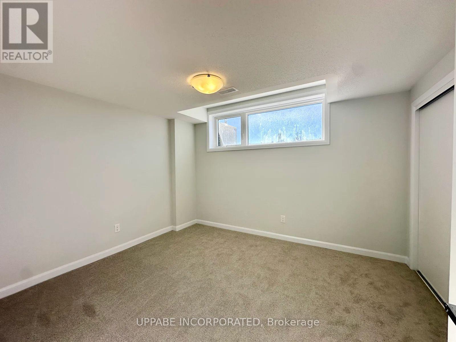 723 Arcadian Private, Ottawa, Ontario K2T 0S8 - Photo 12 - X12569852