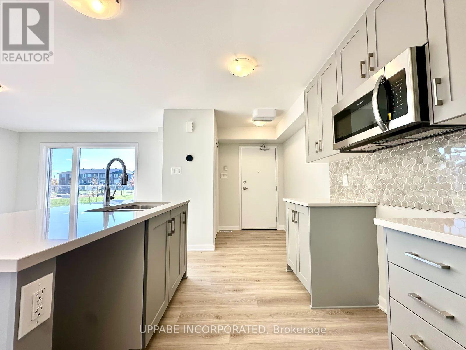 723 Arcadian Private, Ottawa, Ontario K2T 0S8 - Photo 2 - X12569852