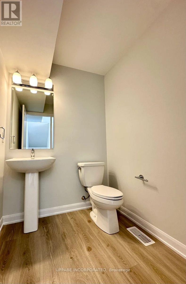 723 Arcadian Private, Ottawa, Ontario K2T 0S8 - Photo 5 - X12569852